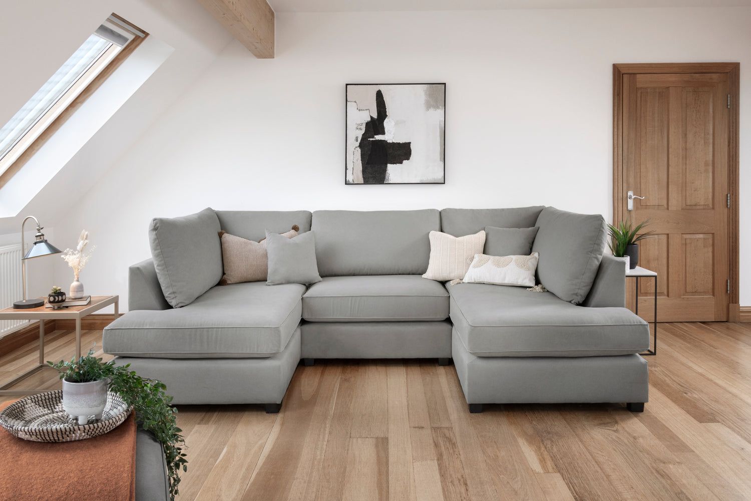 Grey Fabric Upholstery U Shape Corner Sofa Black Feet