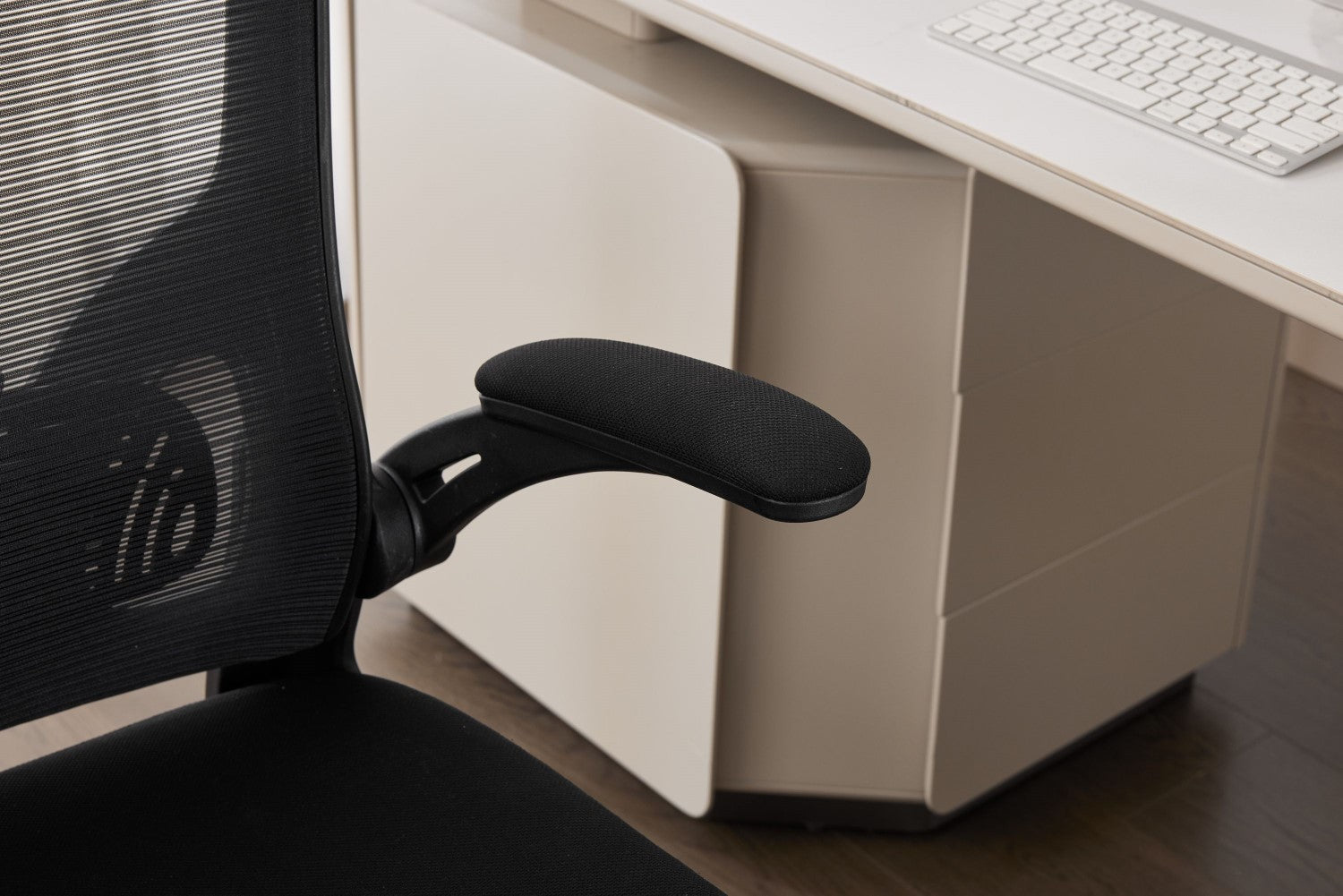 Prime Mesh Black Office Chair