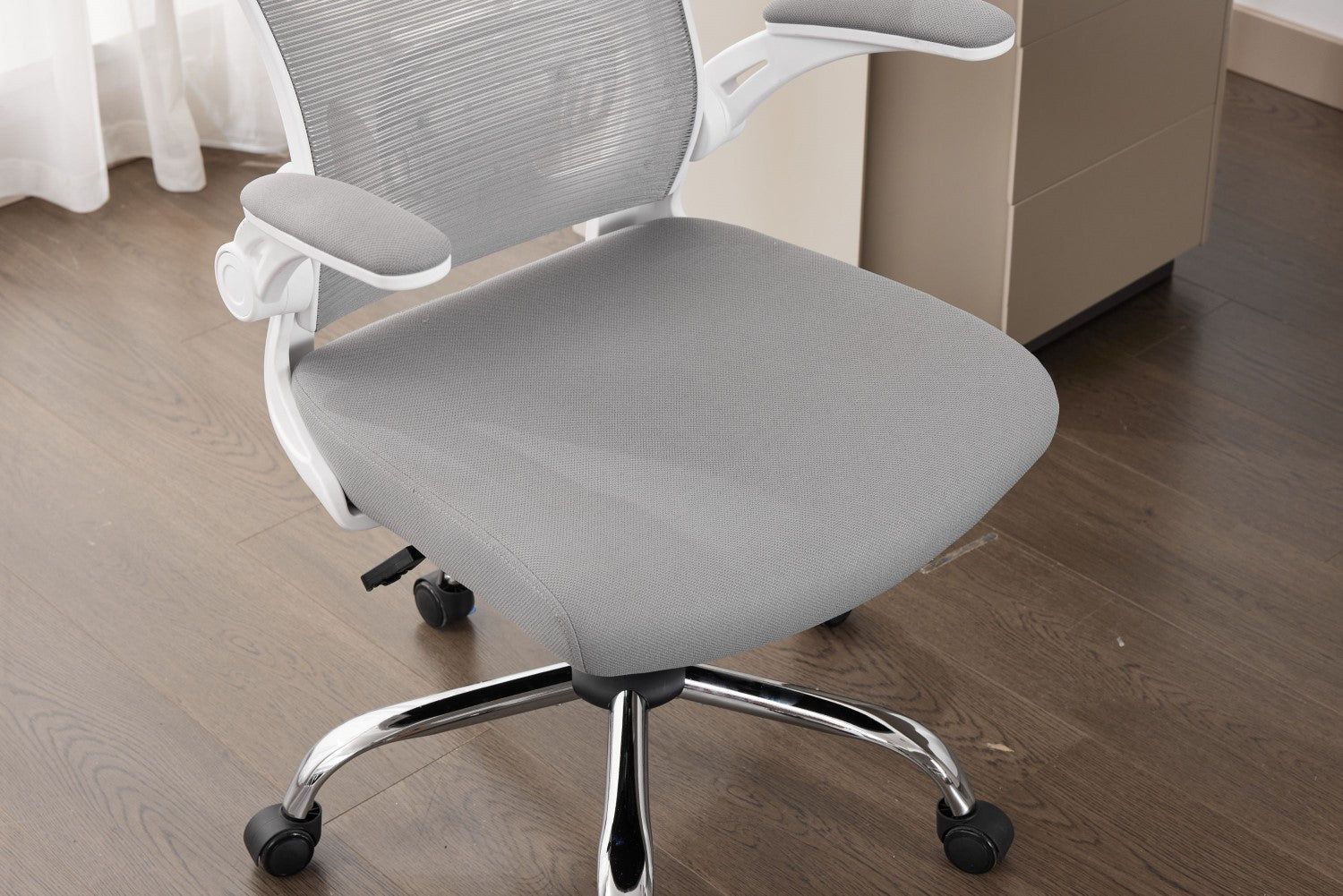 Prime Mesh Grey White Office Chair