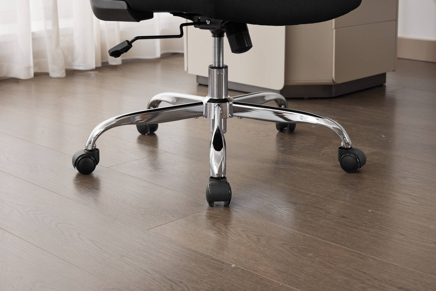 Supreme Mesh Black Office Chair