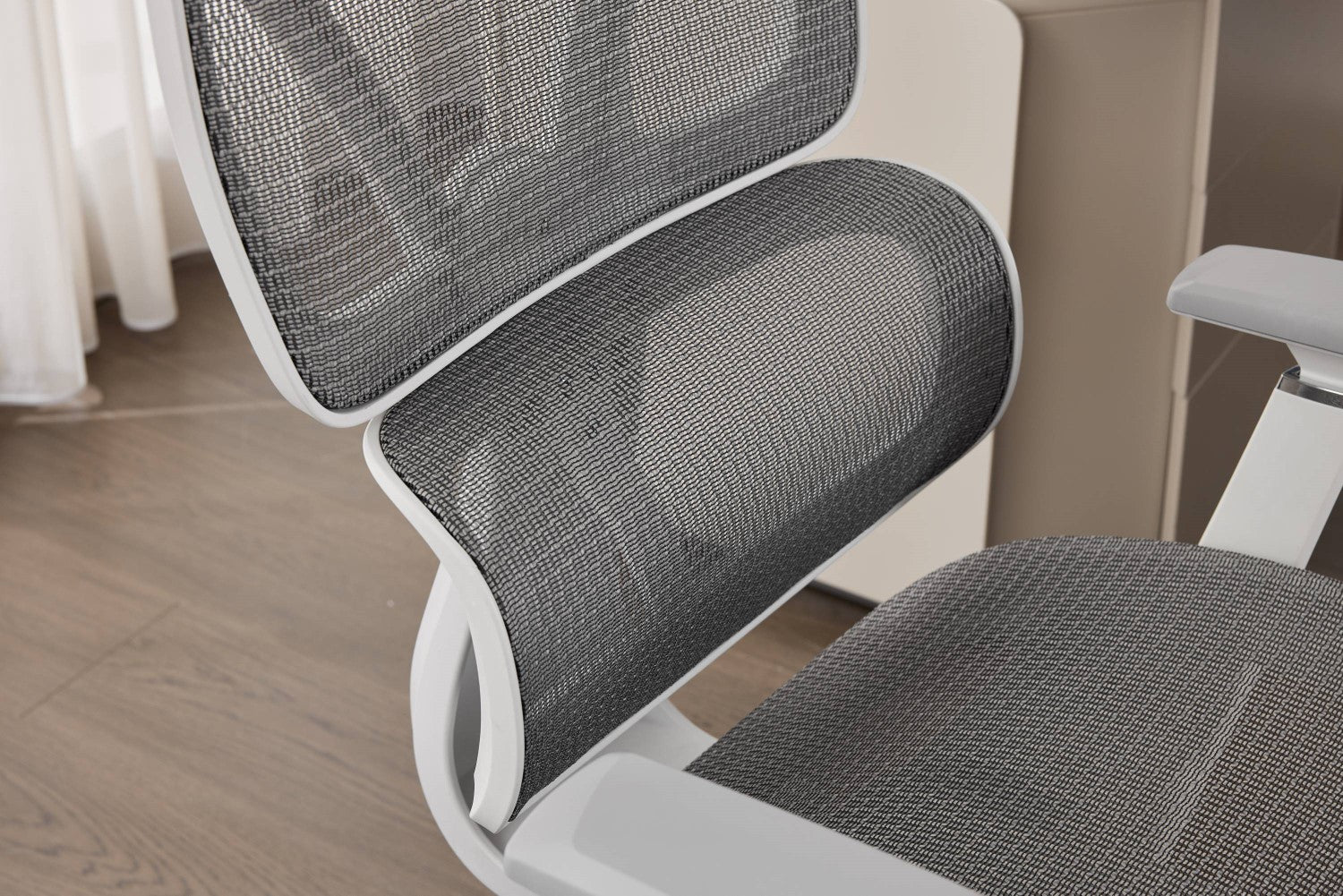 Elite Mesh Grey White Office Chair