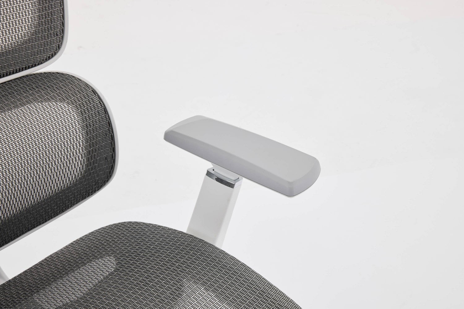 Elite Mesh Grey White Office Chair