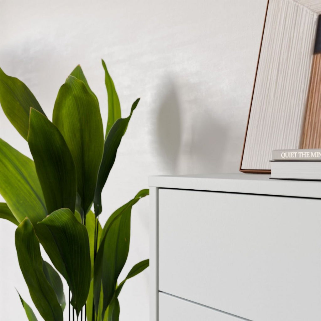 Alice Springs 4 Drawer Chest with PushtoOpen Drawers in Light Grey
