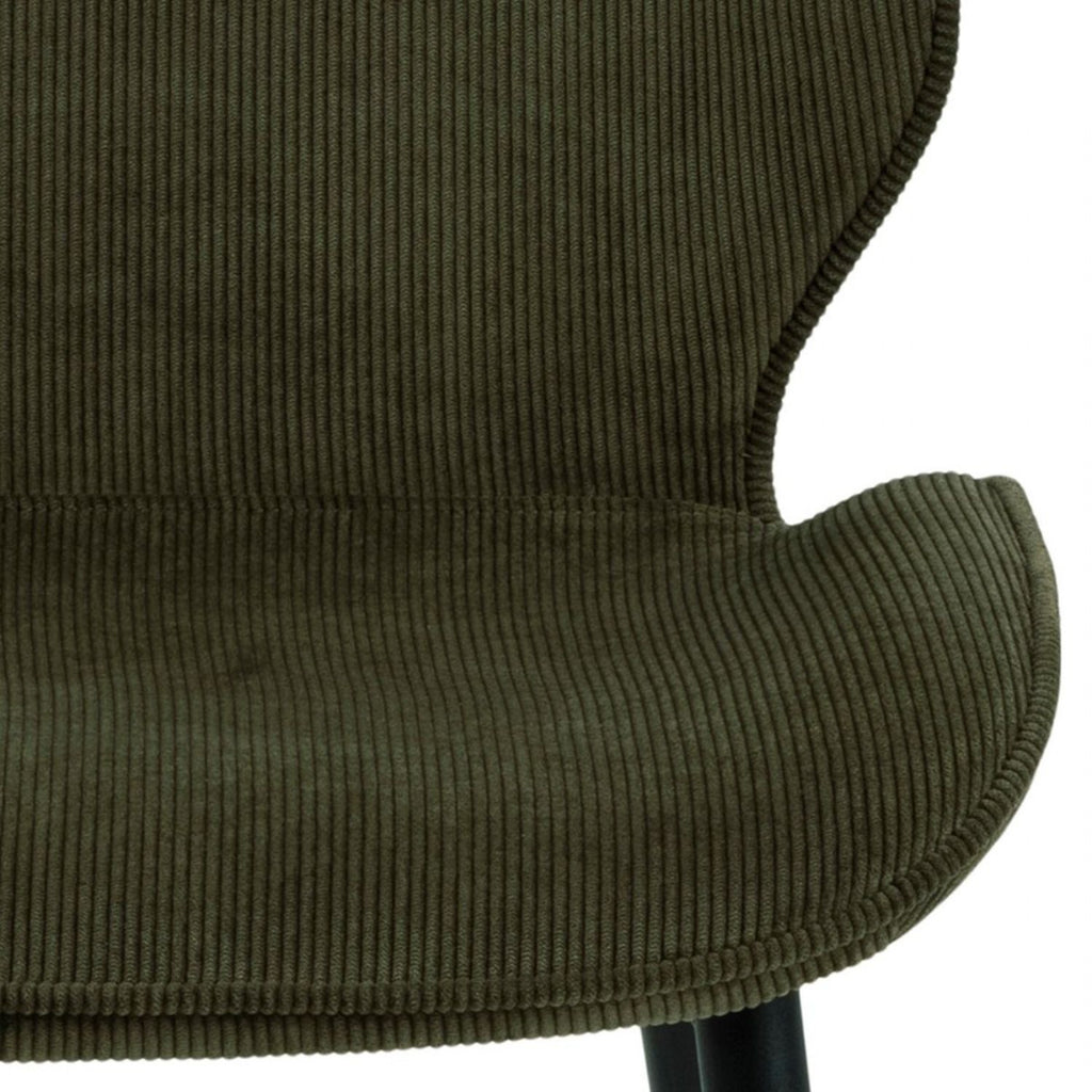Nagano Round Dining Table in Oak includes 4 Femke Dining Chair in Olive Green