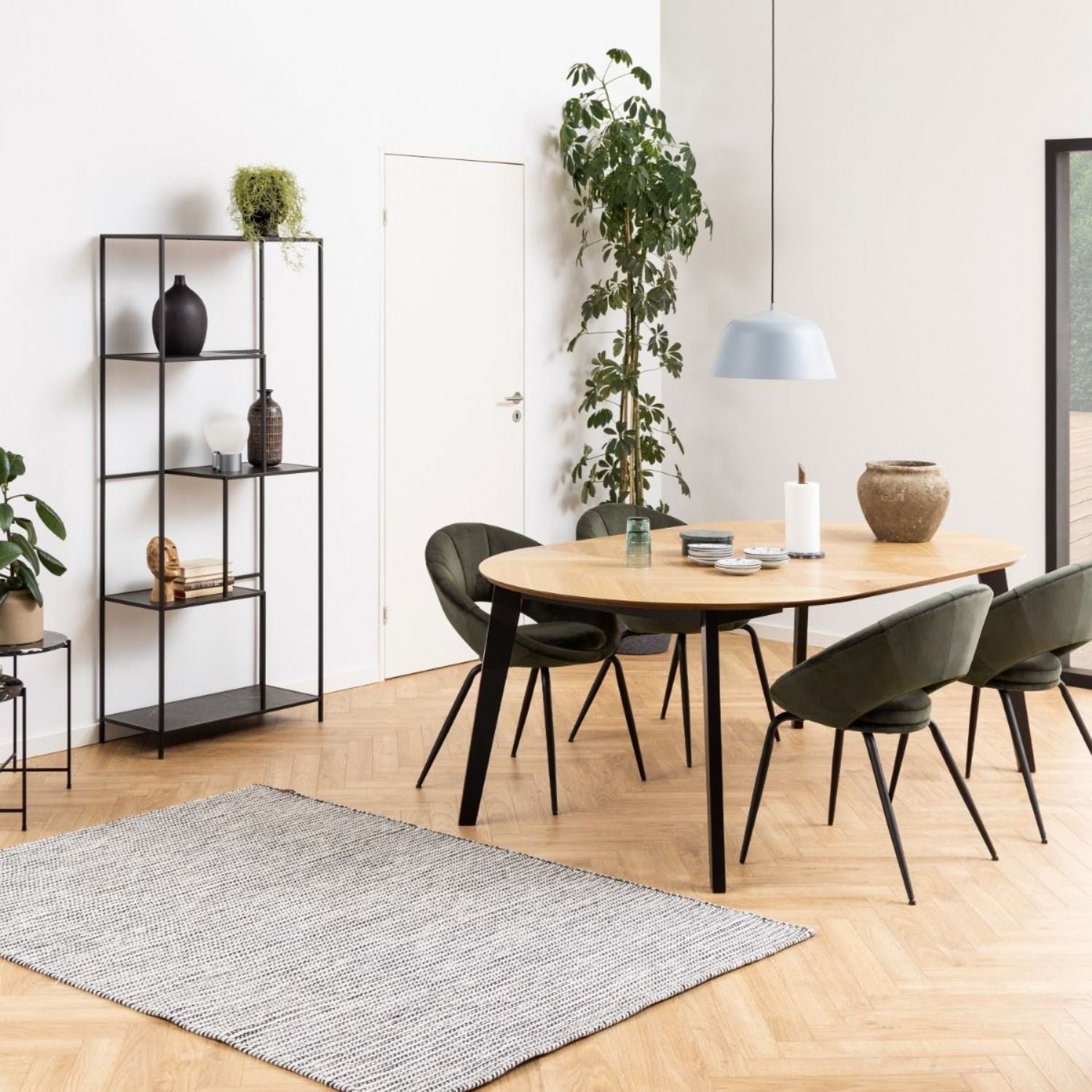 Georgetown Round Dining Table in Oak and Black