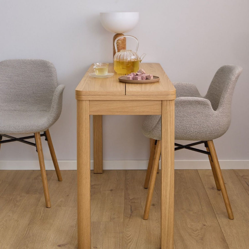 Southampton Extendable Rectangular dining table in Matt Oak 4590cm