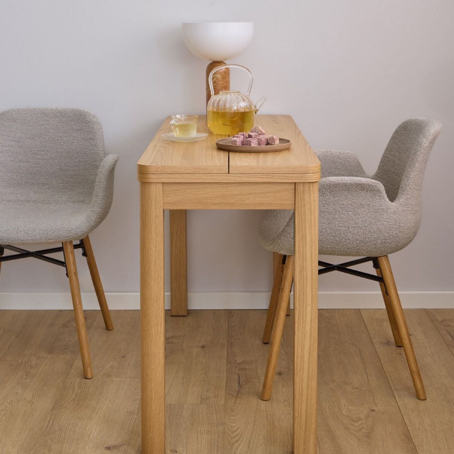 Southampton Extendable Rectangular dining table in Matt Oak 4590cm