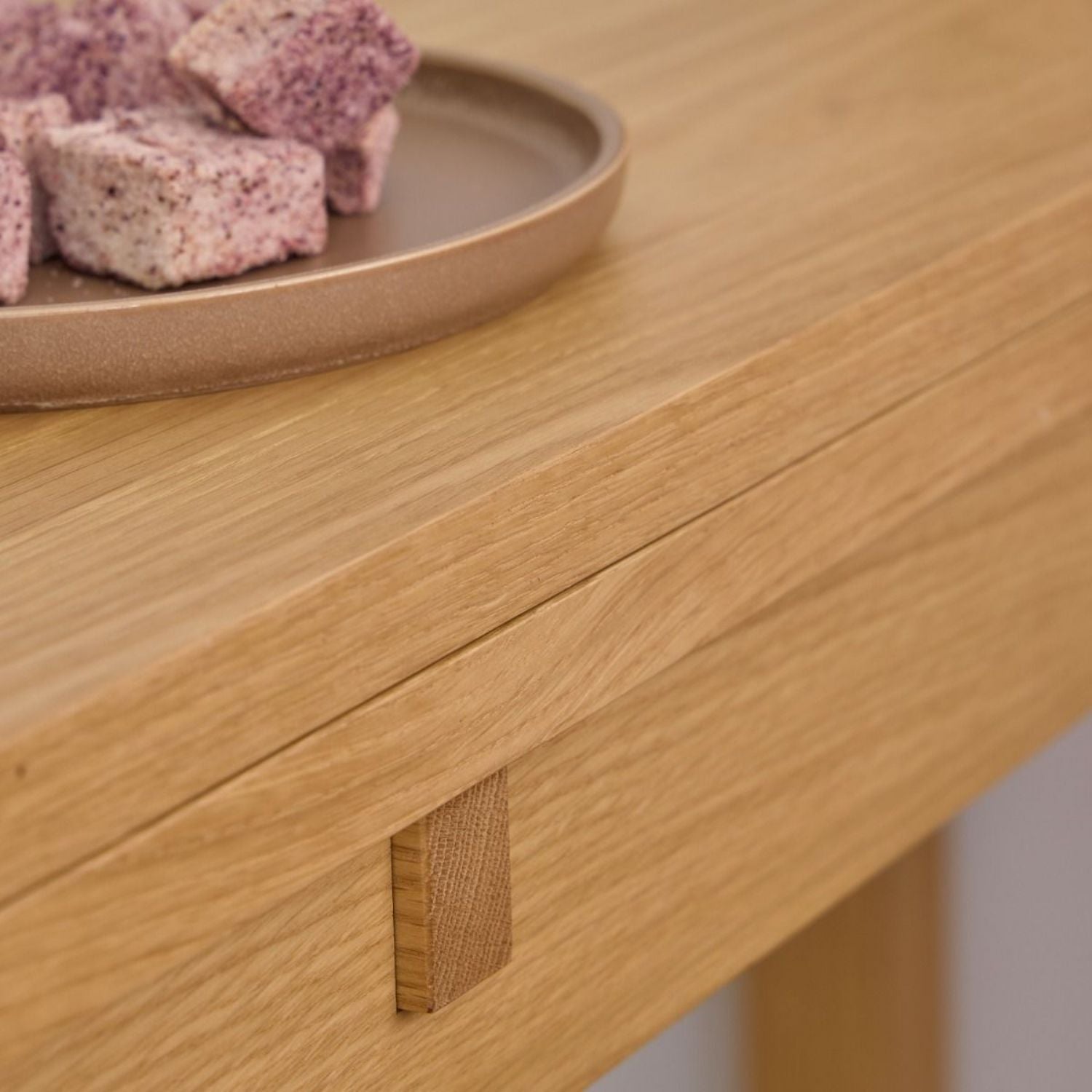 Southampton Extendable Rectangular dining table in Matt Oak 4590cm