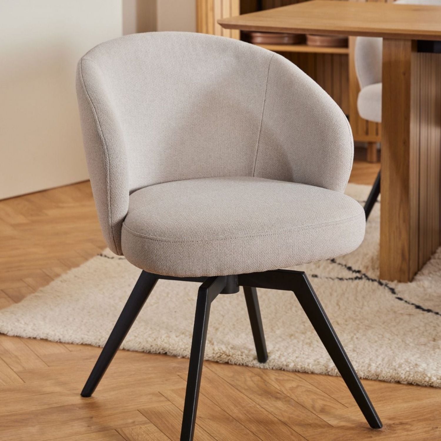 Soli Round Dining Table in Oak and Black 120x75cm includes 4 Darlene Dining Chair includes Armrest and Swivel Function in Beige