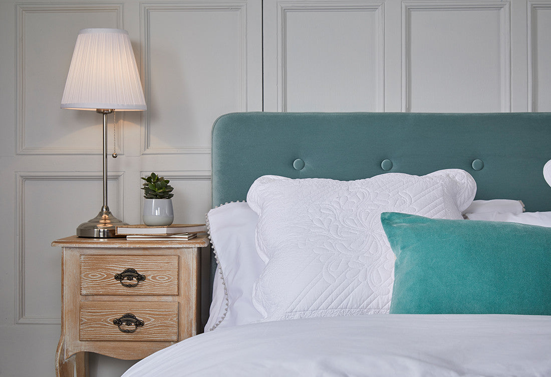 4ft6in 135cm Double Bed Frame Aqua Velvet Fabric Upholstery Light Oak Legs Buttoned